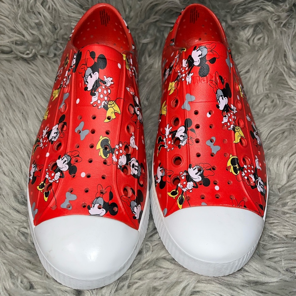 Disney Parks Native 2021 Red
Mickey Minnie Rubber Slip On Clogs
Shoes M 7 W 9